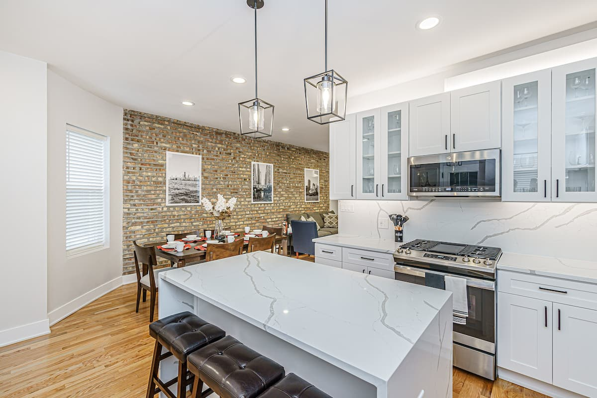 1bf8b1f1-2c0e-4dc9-bcb8-aa9a6a761052