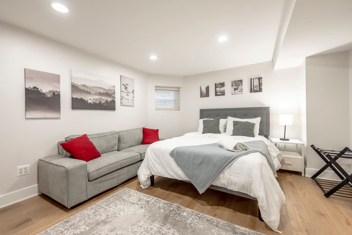 aedaebc5-d4e1-4c19-8736-4ad86e338602